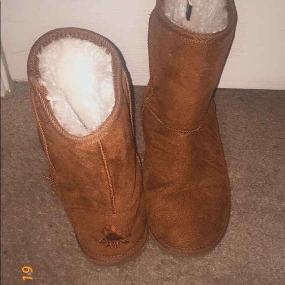BOOTS - Picture 4 of 6